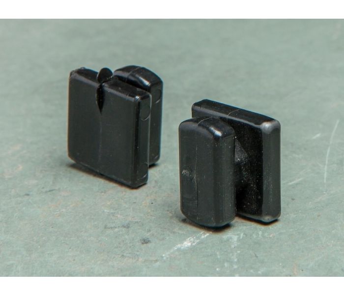 Kunststof nethaak vlak vierkant zwart 11mm